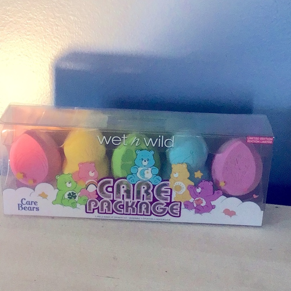 Wet n Wild Care Bears Limited Edition 5 piece makeup sponge set new in box